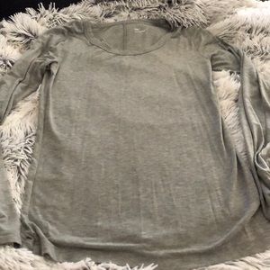 Grey long sleeve Gap tee